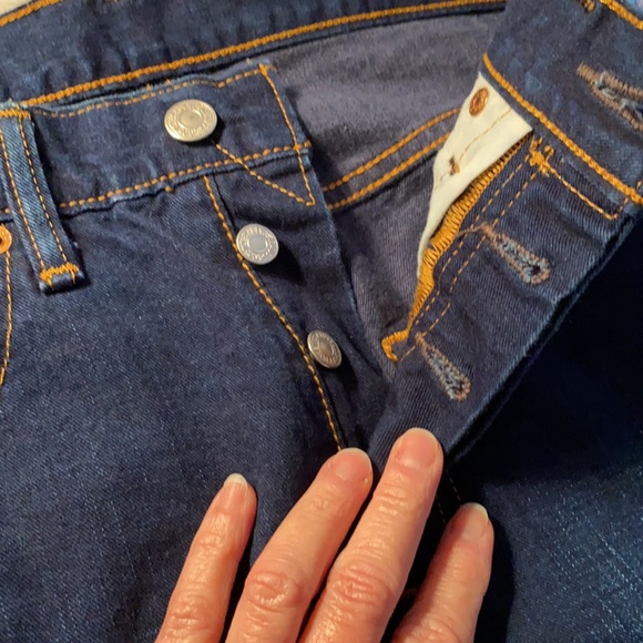 Levi’s 501 Button Fly Jeans - Picture 7 of 8
